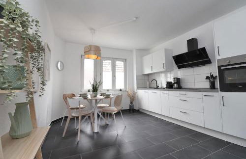 Design am Rhein I Traumlage Rheinufer I 3BR I Küche I öffentl Parkplätze I helloYOU apartments x BRIGHT Collection - Foto 25