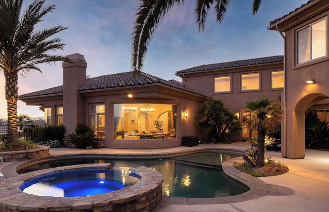 Sangiovese By Avantstay Spectacular Estate w/ Pool, Hot Tub & Putting Green - Photo 49