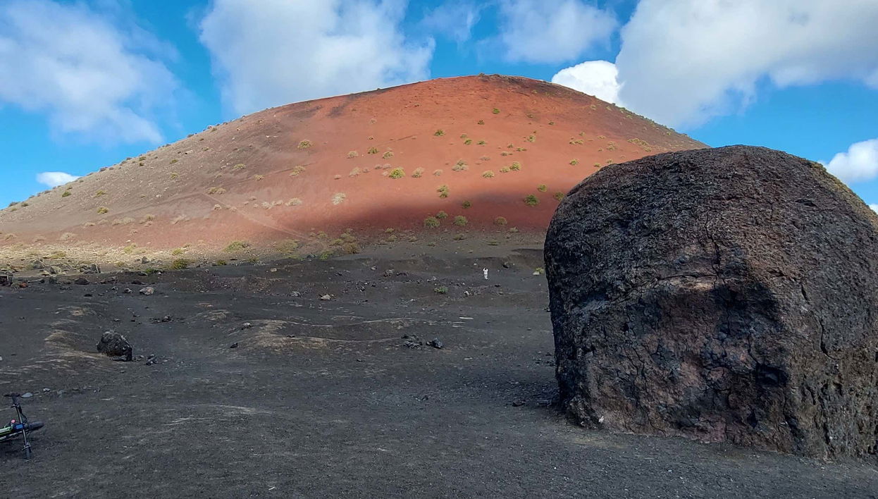 Los Volcanes Natural Park Bike Tour - Foto 1