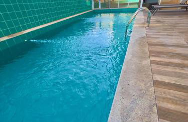 VISTA MAR DESLUMBRANTE, apto novo e moderno, a uma quadra da praia, prédio com piscina, quartos com ar condicionado, roupas de cama e banho, redes de proteção, TV 65, Wi Fi, Sky, cadeiras de praia, churrasqueira elétrica, portaria 24 horas e 2 garagens - Photo 9