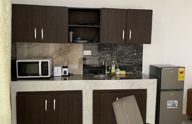 Central Reservations Apartment - Photo 14