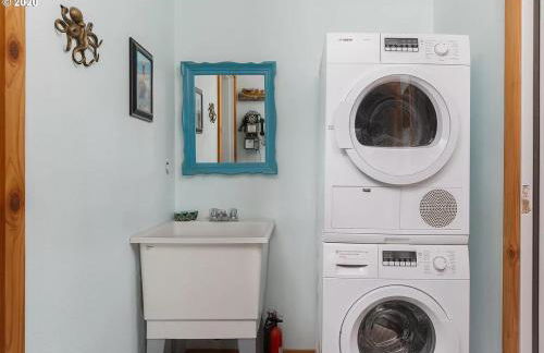 Private pet friendly beach house, steps to beach - Foto 16