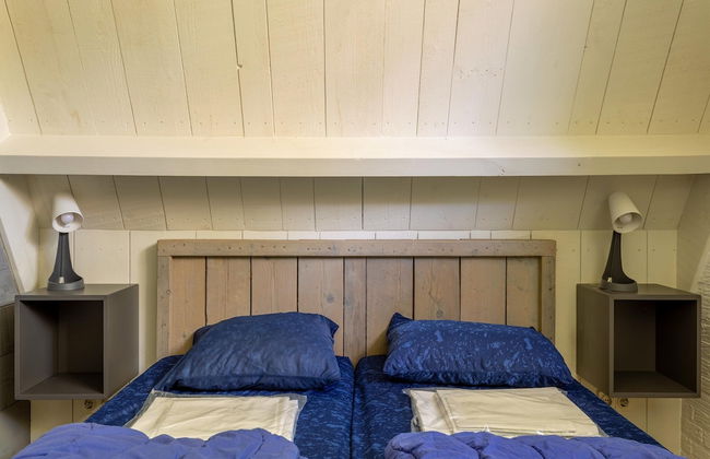 Family Bungalow by the Fen - Photo 2