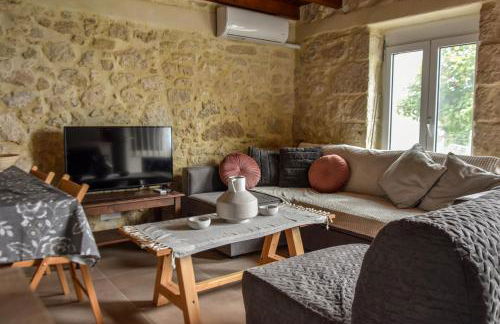 Maria's cottage house - Photo 1