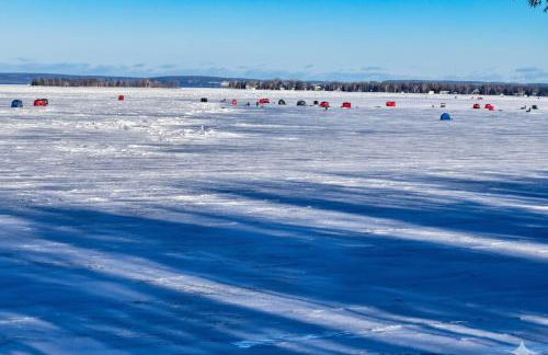 Lakefront Escape Fire Pit, Pets & Scenic Views - Photo 4