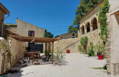 Renovated Bastide Among Vineyards Near Uzès - Foto 39