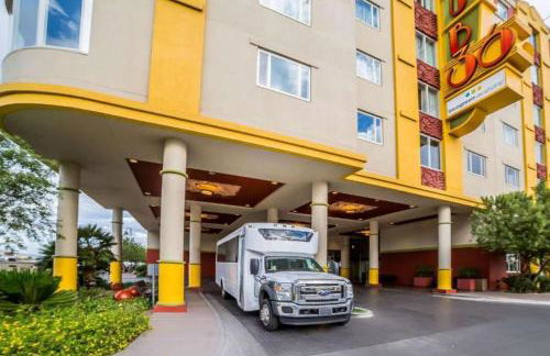 2BD resort condo with amenities and next to shopping right off the Las Vegas Strip - Foto 34