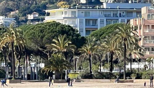 Seafront - beautiful flat with aircon and comfortable loggia - Photo 2