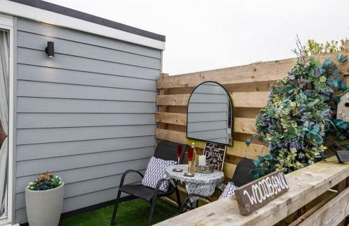 Adorable private couples retreat with hot tub - Photo 11