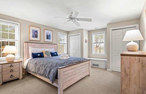 Cozy Bungalow Close to Downtown - Foto 13