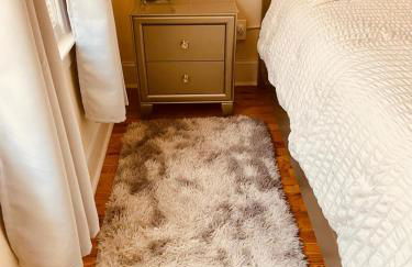 OoohLaLa! 2 Beds and 2 Full Baths w/Free Parking - Foto 70