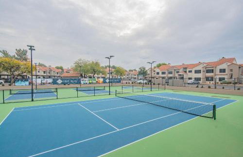 Family-Friendly Stay , Tennis & Basketball Courts, King Beds & Parking- H2167 - Foto 38