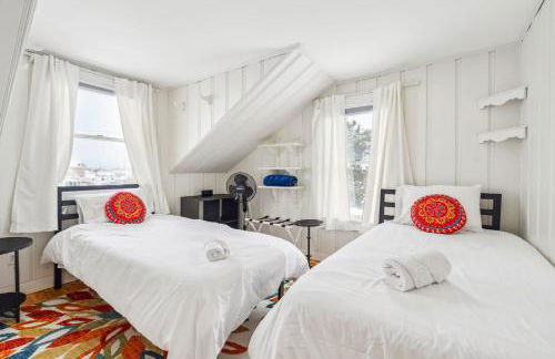 Seaside Serenity Steps to Beach Deck & Porch - Foto 54