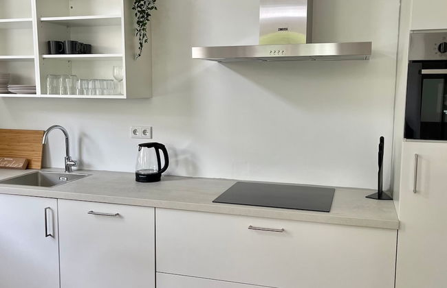 Serviced Studio Apartments in Utrecht - Photo 9