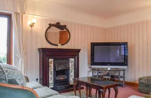 Glossoms Lodge - Photo 2