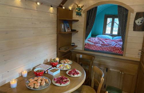 Roulotte enchantée dans le parc d'un château vendéen - Photo 14