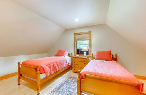 Fire Pit and Views Pet-Friendly Vermont Cabin - Foto 19