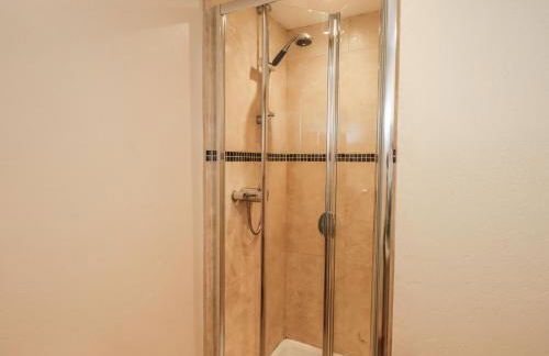 Usherwoods Dairy - Foto 25