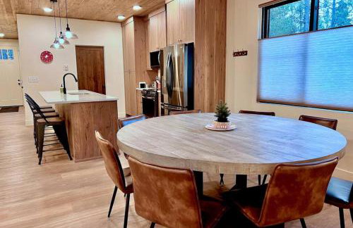 Brand NEW Cabin in the pines - Foto 7