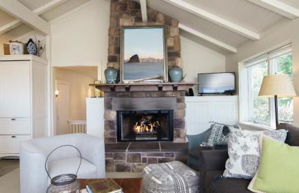 Chapman Cove by Avantstay Gorgeous Beach Bungalow w/ Sauna - Photo 10