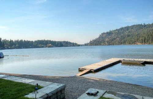 Twin Lakes Waterfront Retreat with Private Dock Fire Pit And Family Friendly Space - Foto 18