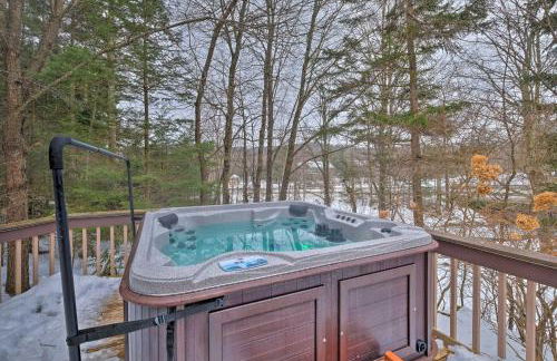 West Dover Vacation Rental with Hot Tub Near Mt Snow - Foto 24