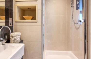 Point View - Award Winning Apartments with Private Hot Tub & Parking - Foto 4