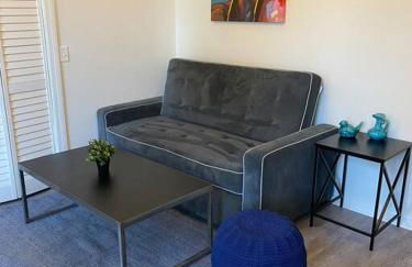Chic Bungalow Apartment steps from Armature Works & Downtown Riverwalk - Foto 10