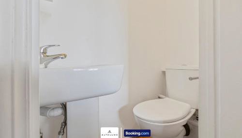 The Ritz 2 Bedroom Serviced Apartment By AltoLuxoExperience Short Lets & Serviced Accommodation With Free Wifi - Foto 2