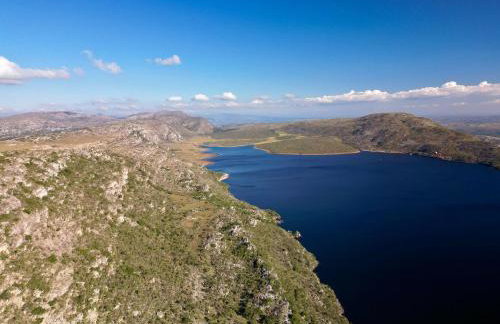 Refúgio na Lapinha com dois chalés, ideais para casal, família ou pequeno grupo de amigos, com acesso privativo à lagoa, caiaques e quadra de beach tennis - Foto 69