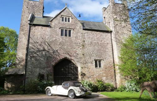 Welsh Gatehouse, Historic Castle which can cater for Electric Vehicle - Foto 43
