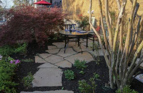 Capitol Hill Delight With Patio - Photo 20