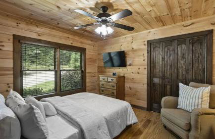 Waterfront 1-acre Private Dock, Hot Tub, Firepit Bankhead Lodge by Avantstay - Foto 62