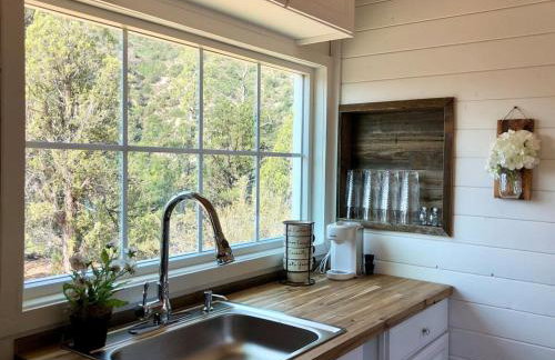 Angel's Landing Tiny East Zion & Bryce Canyon - Photo 21