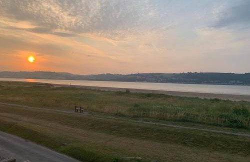 LLANSTEFFAN - SEABANK - a lovely holiday home on the beach front - Foto 3