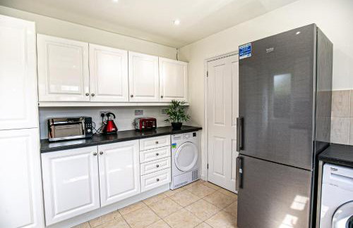 Milton Keynes for Families and Contractors with Private Parking - Foto 22