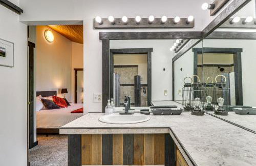 Deck and Mtn Views Libby Home on Golf Course! - Foto 14