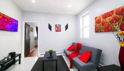 Sleek one-bedroom abode near NYC - Photo 2