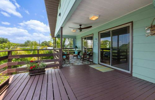 Gulf Access Waterfront Oasis with Heated Pool! Near Beach & Mercato! - Foto 7