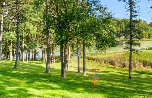 Family Fun on Cross Lake! Darts, Games, Smart TVs - Foto 36