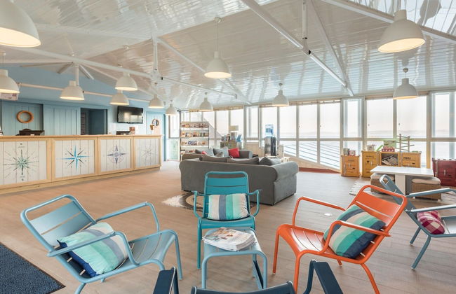 Seafront Apartment Near a Beach - Foto 10