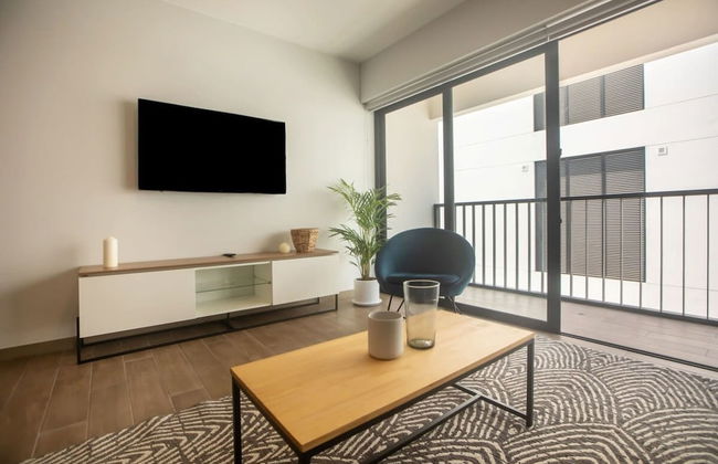 w Elegant 2BR in the Heart of Miraflores - Photo 11