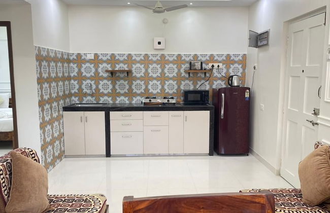 Monarch suites - Photo 18