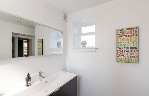 19th Century Luxury Lodge with Hot-Tub - Foto 70