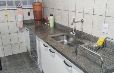 Casa com dois quartos,dois banheiros,sendo um, uma suíte,sala de estar cozinha e garagem - Foto 29
