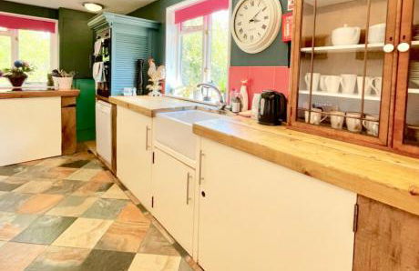 The Timber Barn South Downs West Sussex Sleeps 18 - Foto 19