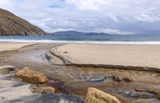 Detached Cottage Overlooking Lake in Connemara - Foto 16