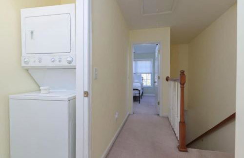 Cozy 2BR Home Near Ft Jackson - Photo 35