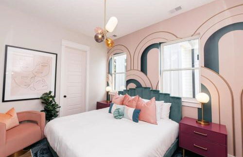 Designer Single Family House-Rooftop- Hot Tub - Foto 39