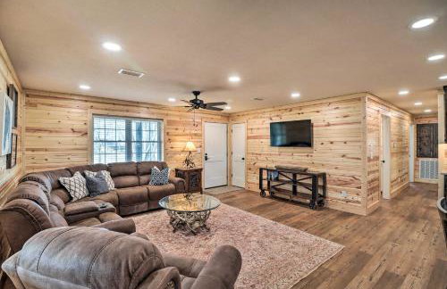 Greers Ferry Home on 40 Acres quarter Mi to Lake! - Photo 1